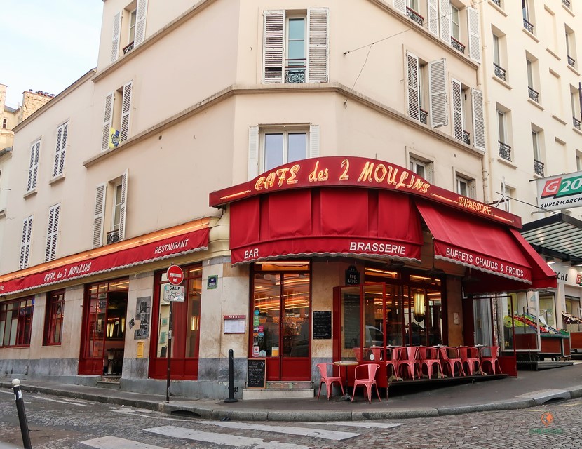 Café des 3 Moulins en Montmartre.