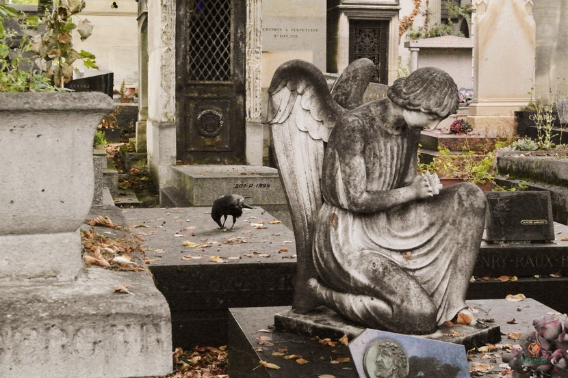 Increibles las tumbas en el cementerio de Père-lachaise.