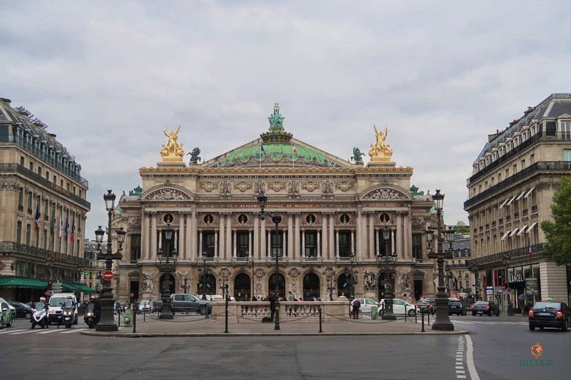 Grandiosa ópera Palais Garnier.