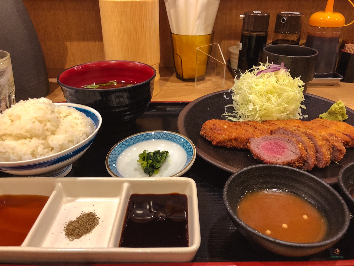 La comida japonesa esta deliciosa.