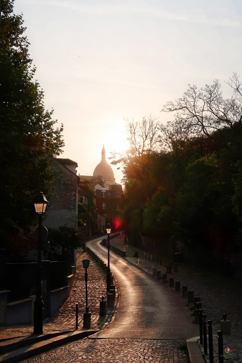 Ver Montmartre amaneciendo.
