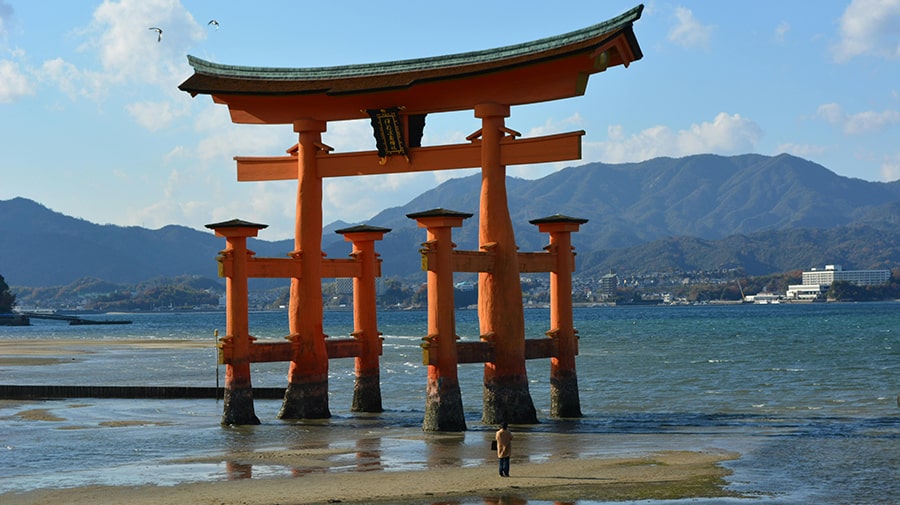 Torii Santuario Itsukushima marea baja