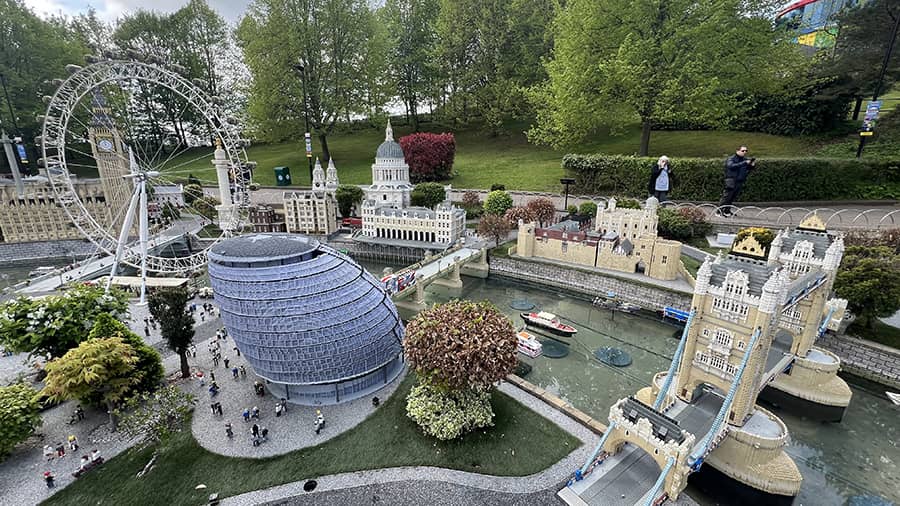 Réplicas del Big Ben Elizabeth Tower Londres