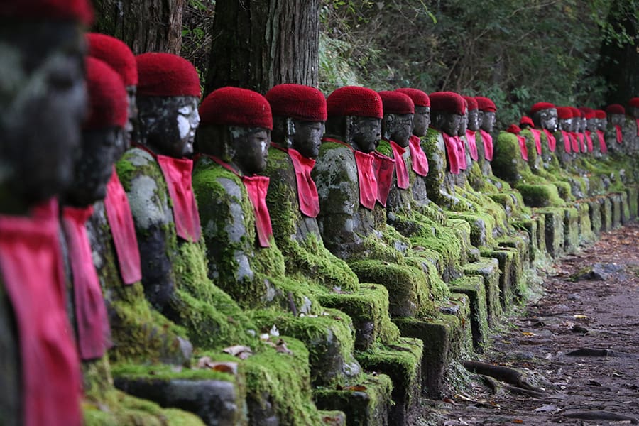 Kanmangafuchi donde los jizu juegan al escondite