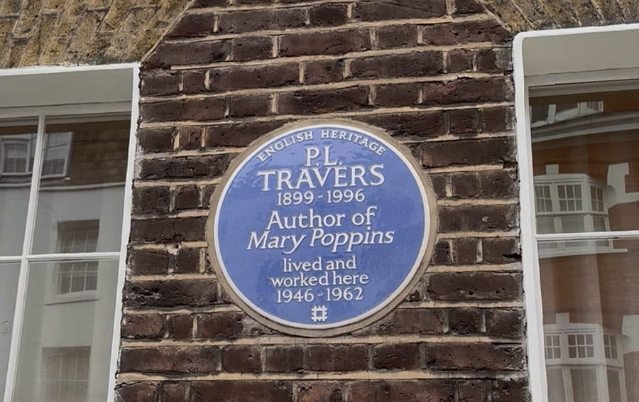 Placa de la vivienda de Pamela Lyndon Travers en Chelsea